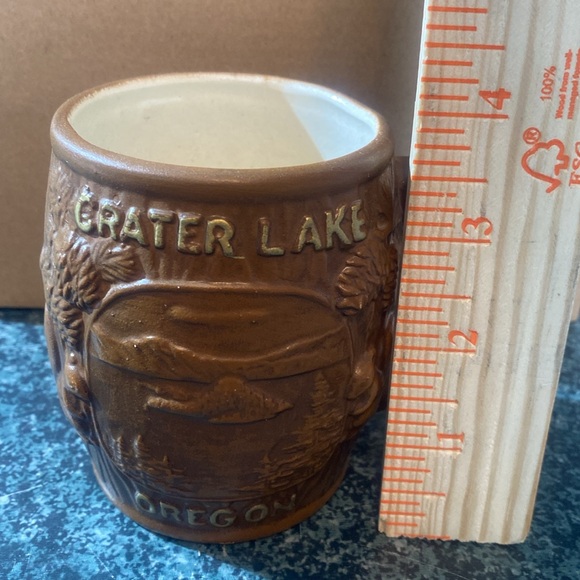 Crater Lake Oregon Collectors cup-Picture of lake with pine cones & squirrels - Picture 5 of 6